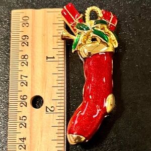 AAi Christmas Stocking w Presente Shiny Red Green Gold VTG Brooch Pin Festive